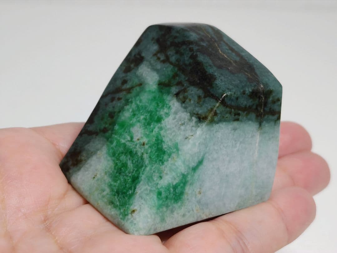 白青緑 194g 翡翠 ヒスイ 原石 鑑賞石 自然石 誕生石 鉱物 鉱石 水石