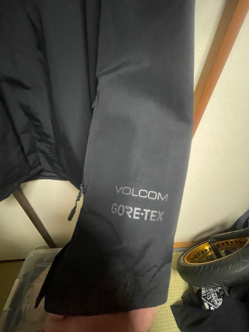 週末までお値下げ　VOLCOM GORE-TEX 黒ジャケット