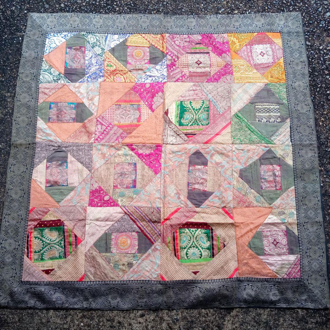 アンティーク　ビンテージ　インド　サリー　シルク　パッチワーク　継ぎ接ぎ　古布