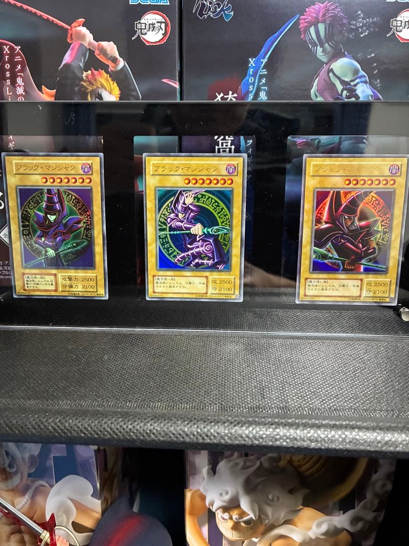 遊戯王 ブラック マジシャン 3種 初期含む ディスプレイ付き