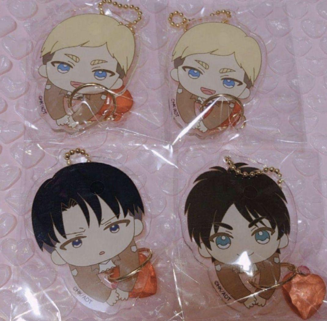 進撃の巨人 エレン リヴァイ エルヴィン アクリルキーホルダー まとめ