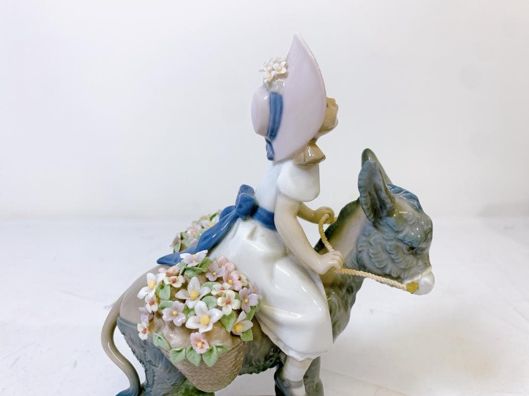 リヤドロ 少女とロバの陶器 LLADRO 置物 フィギュリン