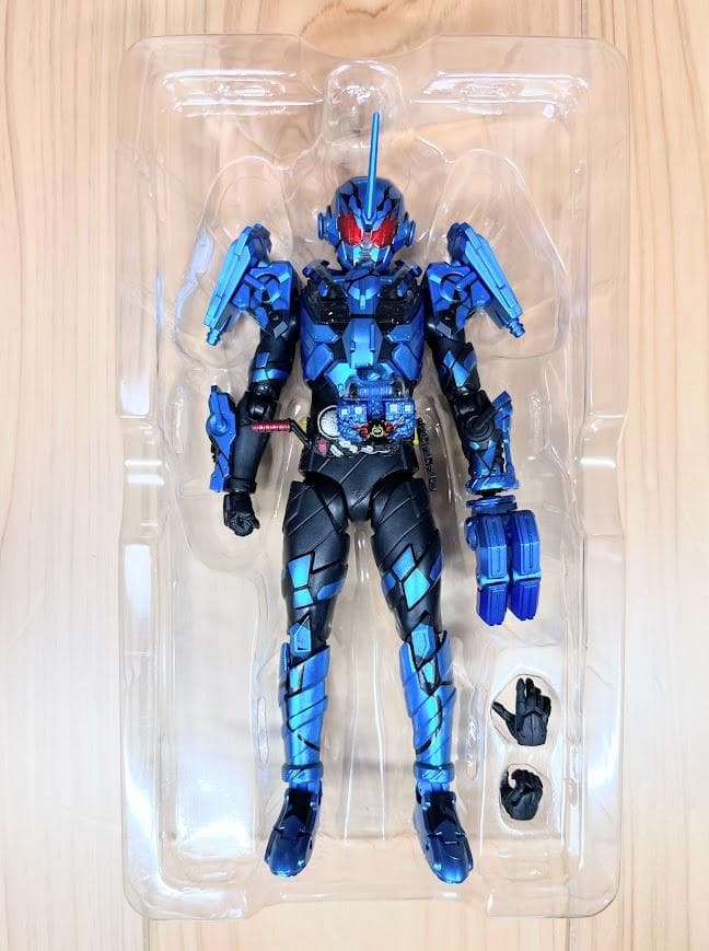 【美品】　S.H.Figuarts 仮面ライダー グリス ブリザード