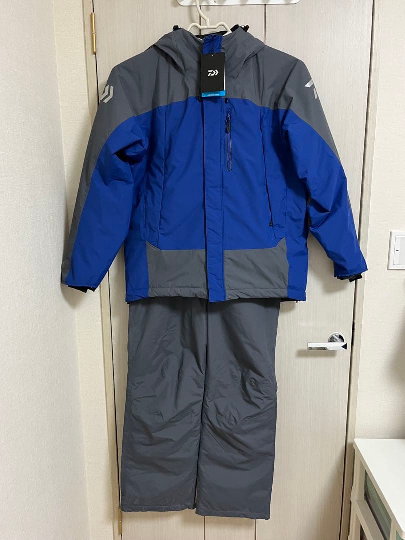 【新品未使用】ダイワ　レインマックス ハイロフトウィンタースーツDW-3423
