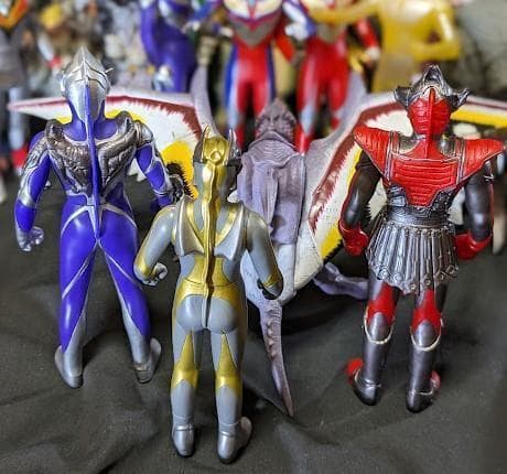 ウルトラマンティガ＆登場怪獣・宇宙人（バンダイ）ソフビフィギュア34体セット