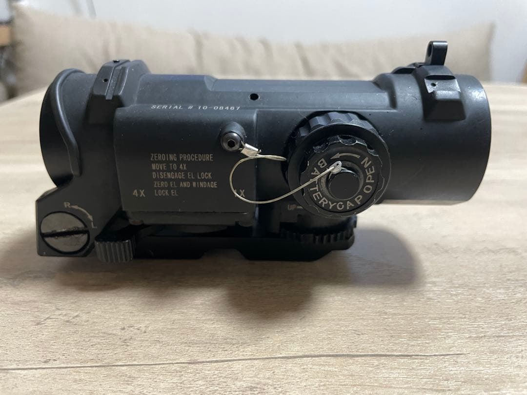 elcan specterDR 1x4 切り替え可能。