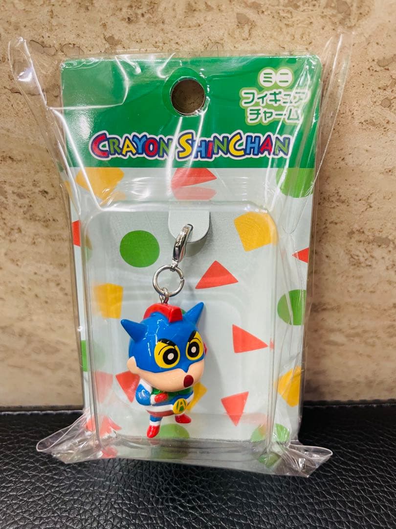 クレヨンしんちゃん　ミニフィギュアチャーム　全6種