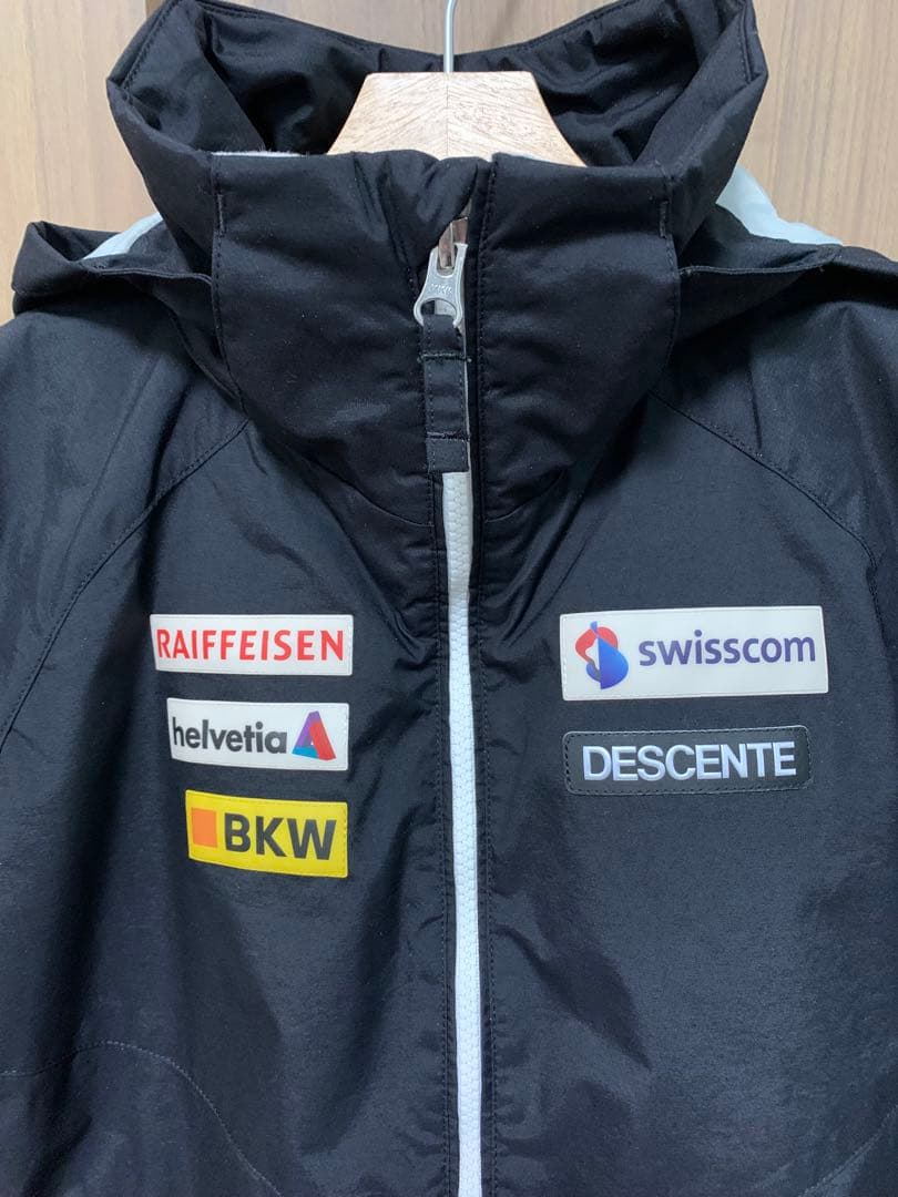 DESCENTE 子ども用スキーウェア 黒/赤