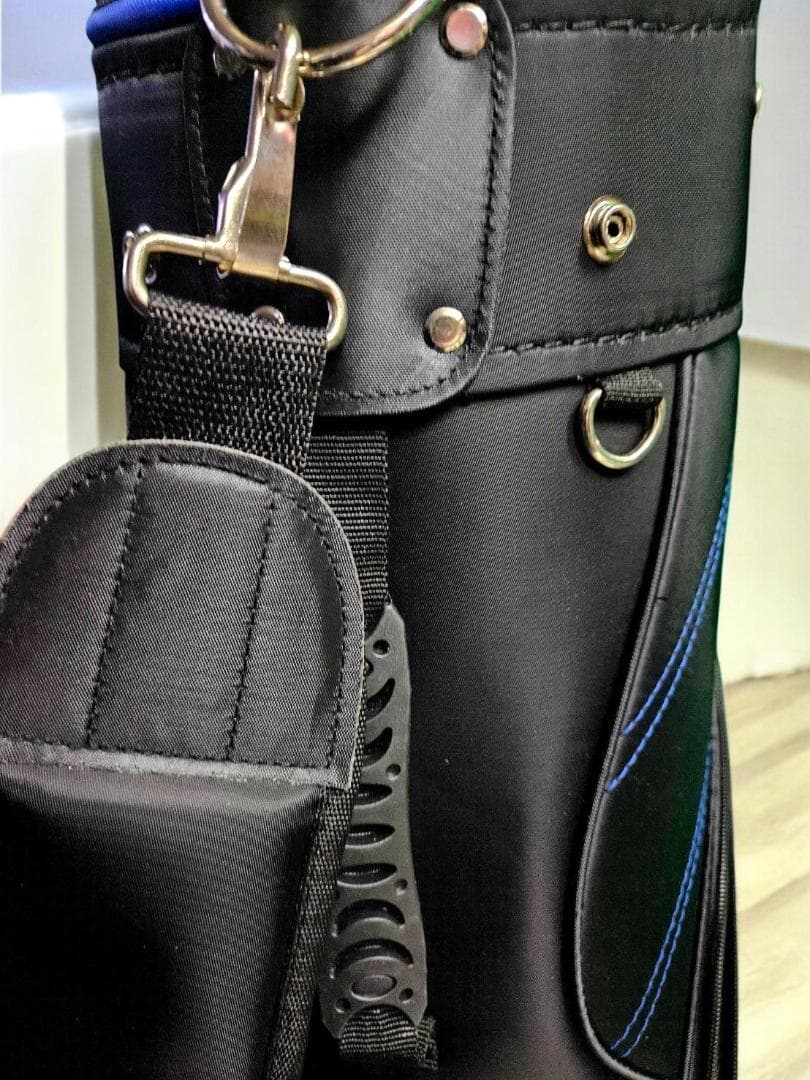 送料無料/新品未使用　展示品XXIO キャディバッグ 黒と青 新品