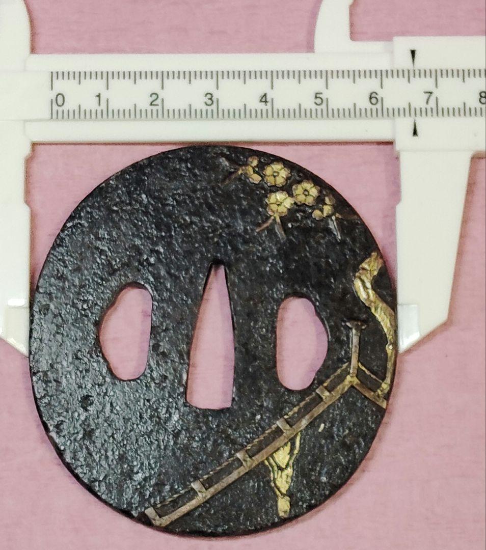 刀装具 鐔 鍔 無銘 鉄地 金象嵌 色絵 庭園 桜図 丸形鐔 時代物