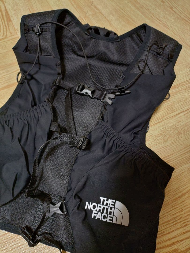 TR　ROCKET 　15L　Mサイズ　トレラン　 バックパック