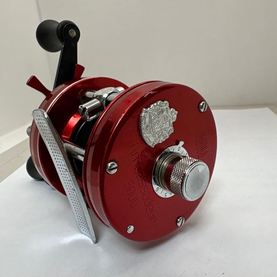 ABU Ambassadeur 5000 ベイトリール レッド