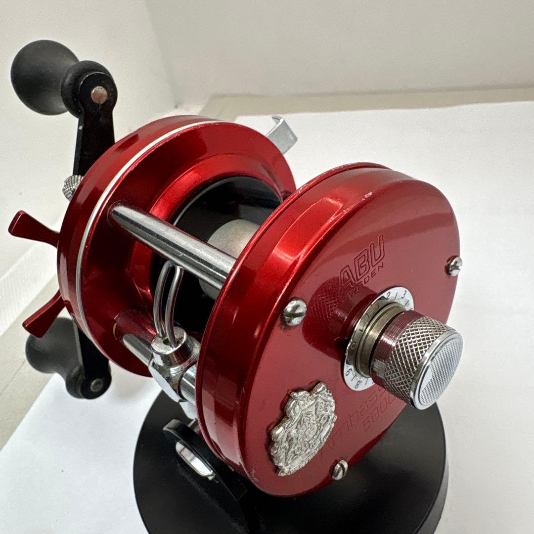ABU Ambassadeur 5000 ベイトリール レッド