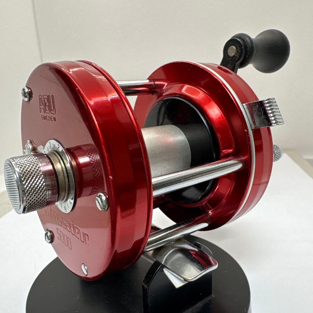 ABU Ambassadeur 5000 ベイトリール レッド