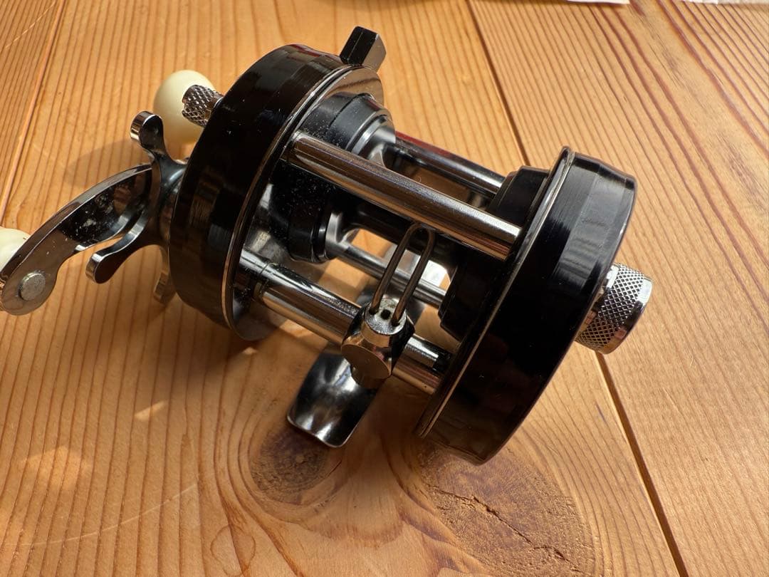 Abu ambassadeur 2500Cブラック