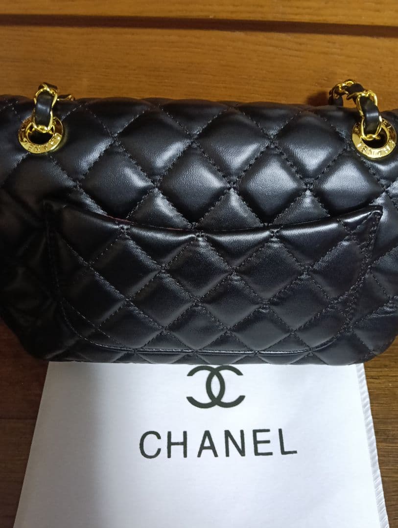 CHANEL ブラック ショルダーバック