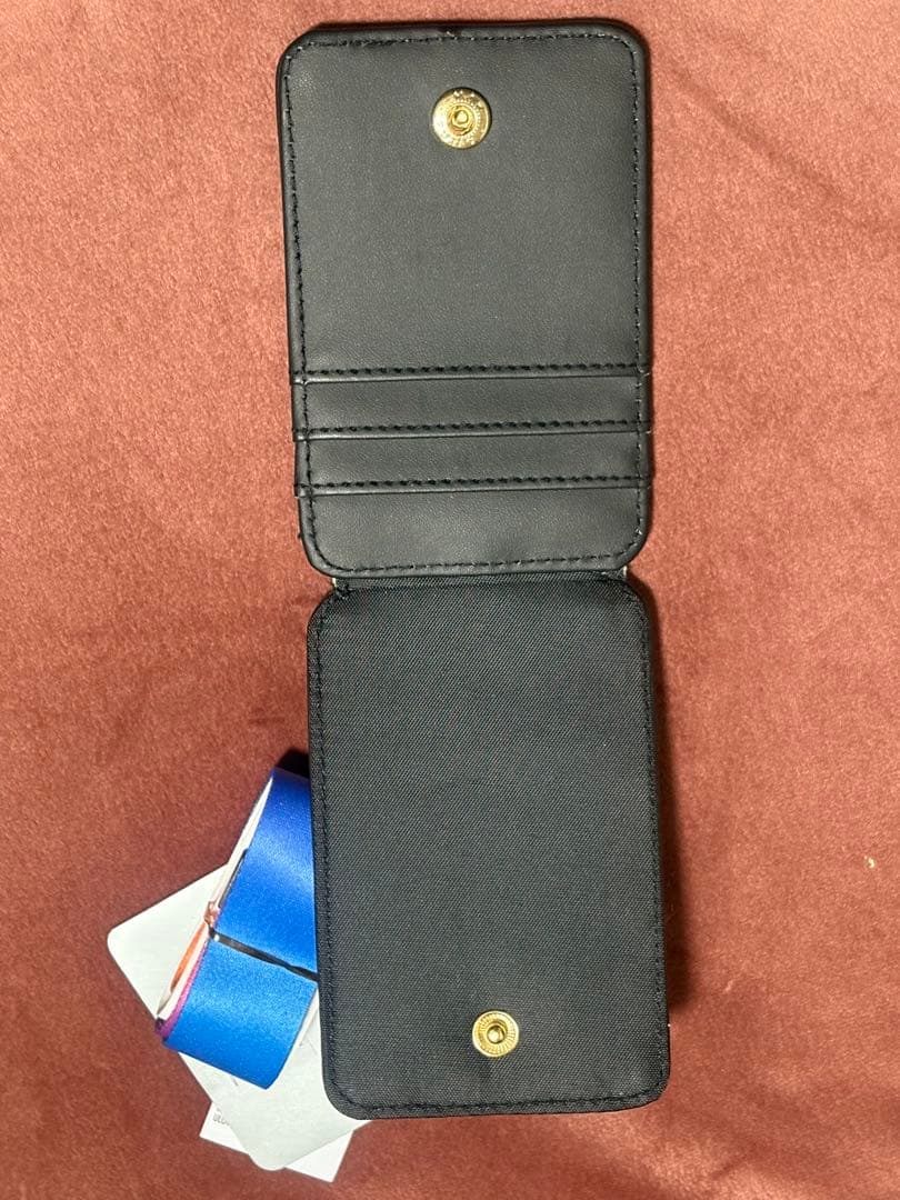 【新品未使用】カリフォルニアディズニー70周年 パスケース(ネックストラップ付)