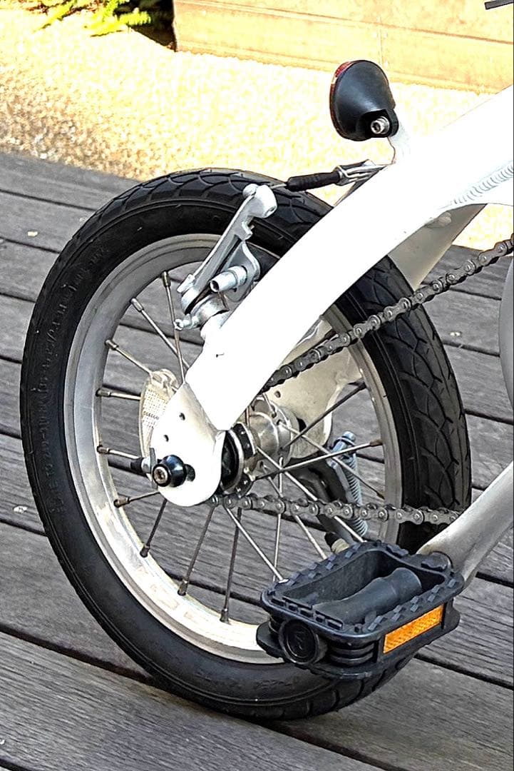 RENAULT LIGHT 8 14インチ 8.3kg ホワイト折りたたみ自転車