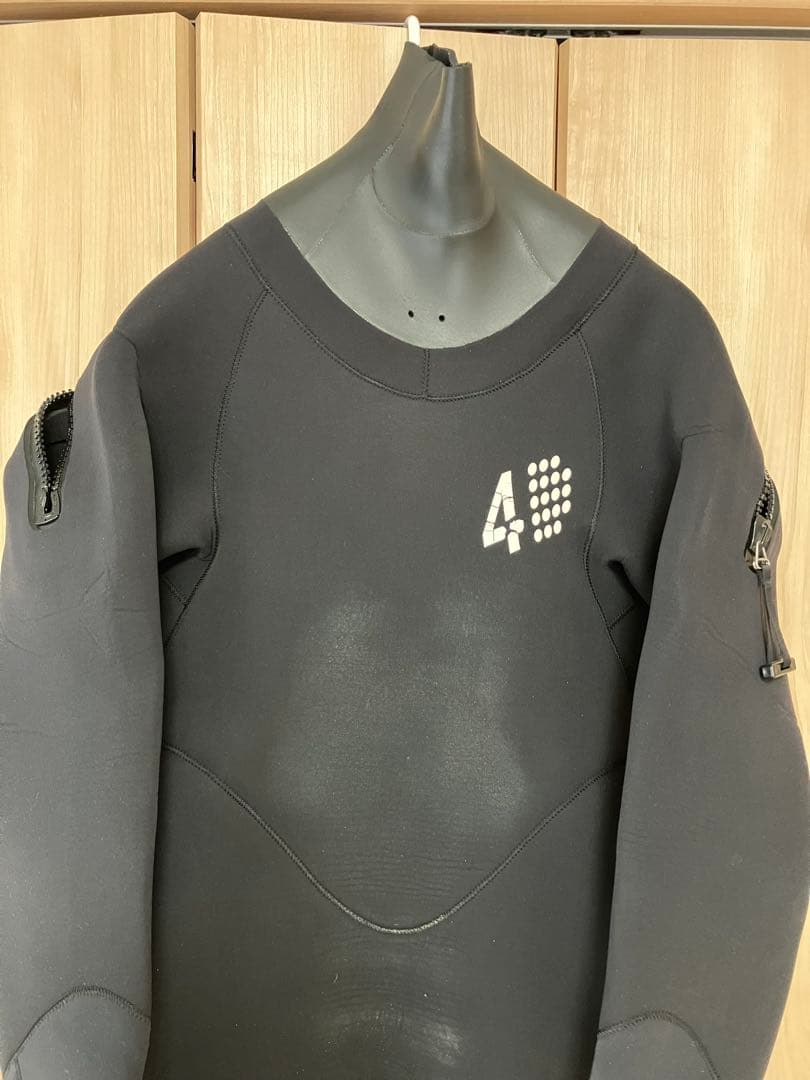 4DIMENSIONS ドライスーツ