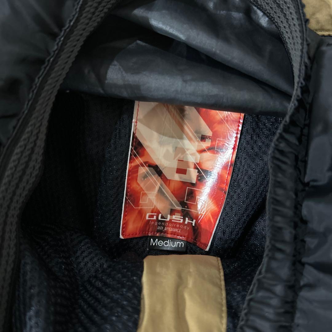 送料込み！GUSH ガッシュ スノーボード ウエア 上下セットMサイズ