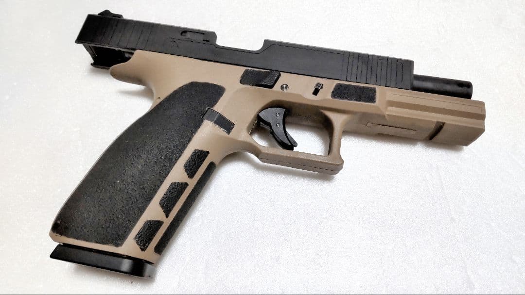 Carbon 8ストライカー9S CO2 ガスブローバック 単発/連射