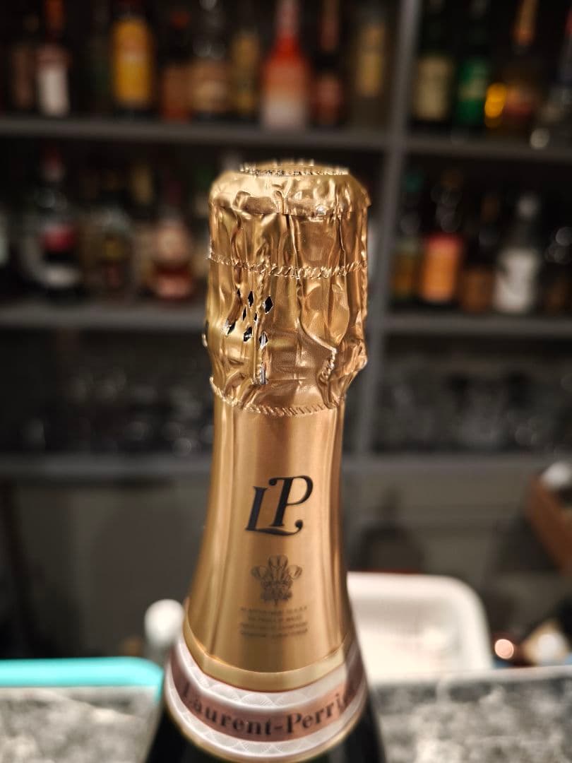 サントリー正規輸入品 英国王室御用達のシャンパーニュ ローラン・ペリエ2本セット
