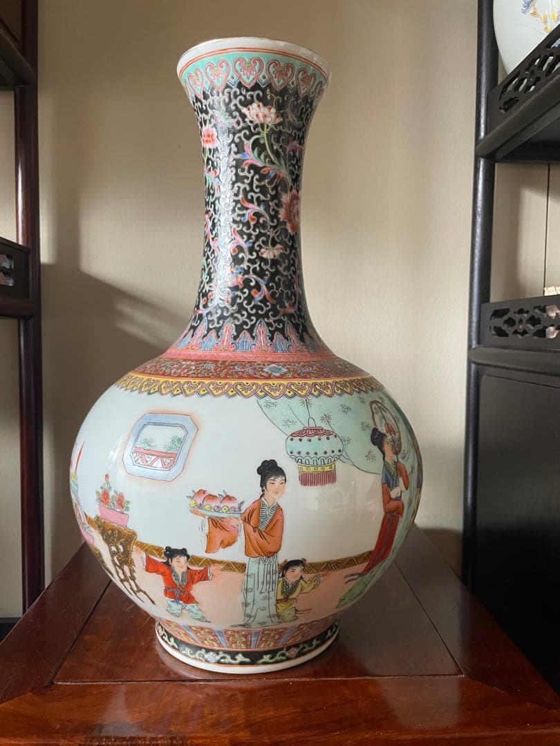 中国清代乾隆年制人物天球花瓶 古董品 年代物