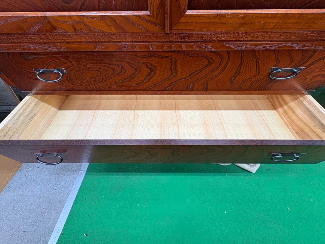 高級　和タンス　欅（ケヤキ）　漆塗り　桐箪笥　三段重ね　伝統工芸