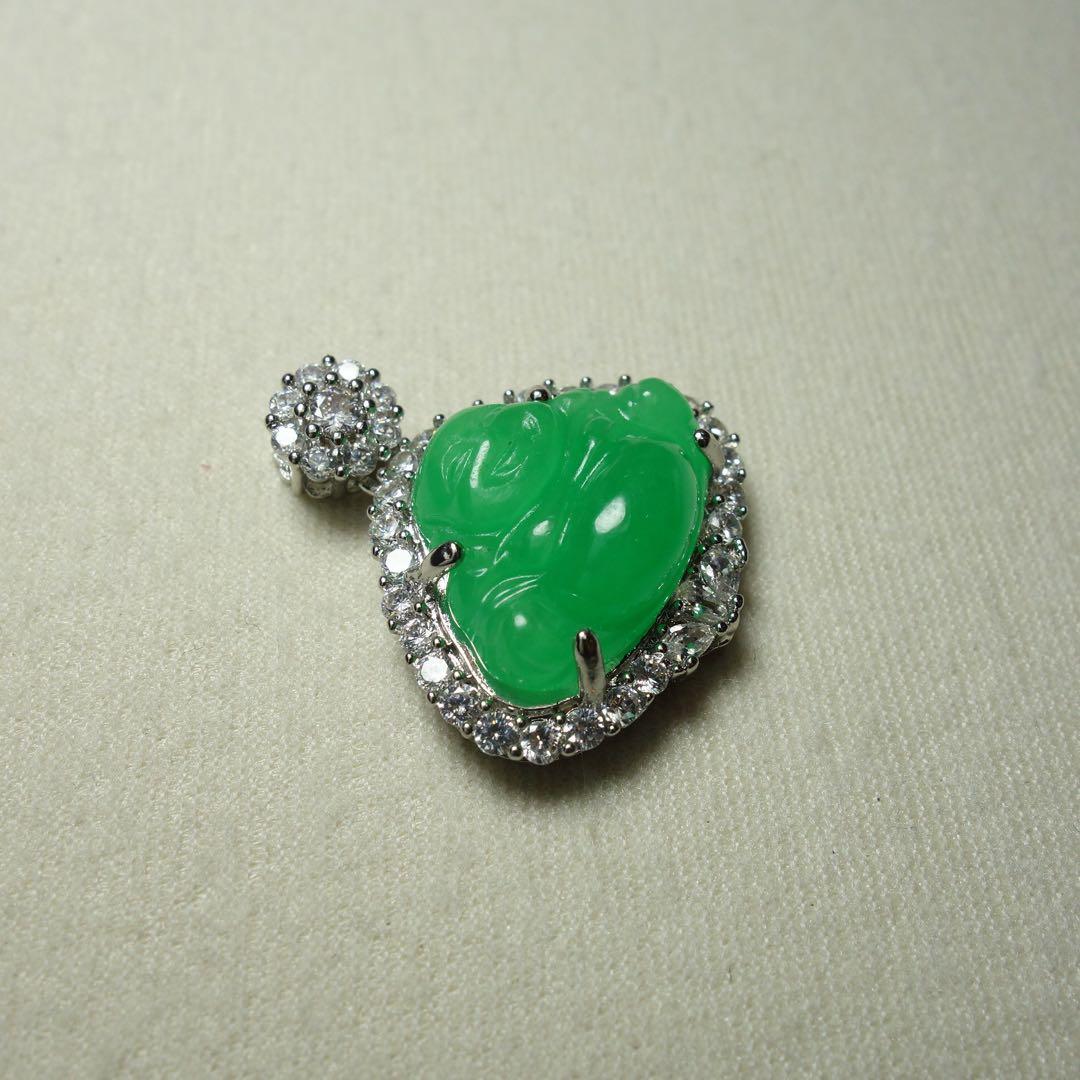 翡翠 彫刻ペンダント翡翠満緑 仏像 C1A045