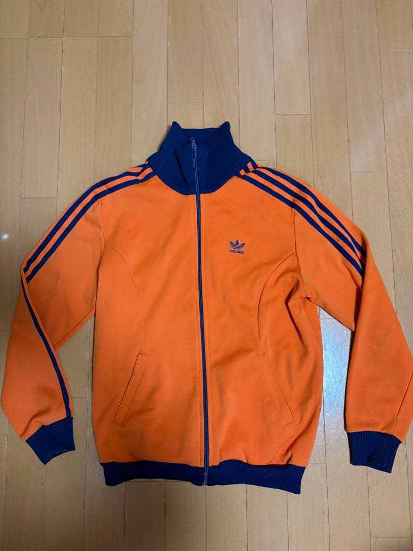 adidas ジャージ　オレンジ色