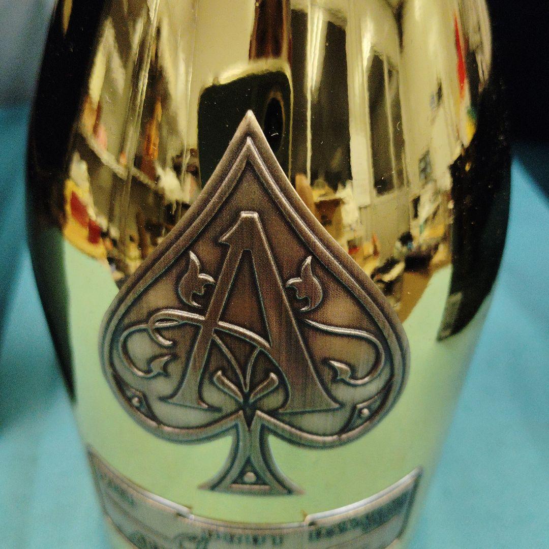 ギ*ロ様 未開封品　アルマンド　ゴールド　シャンパン