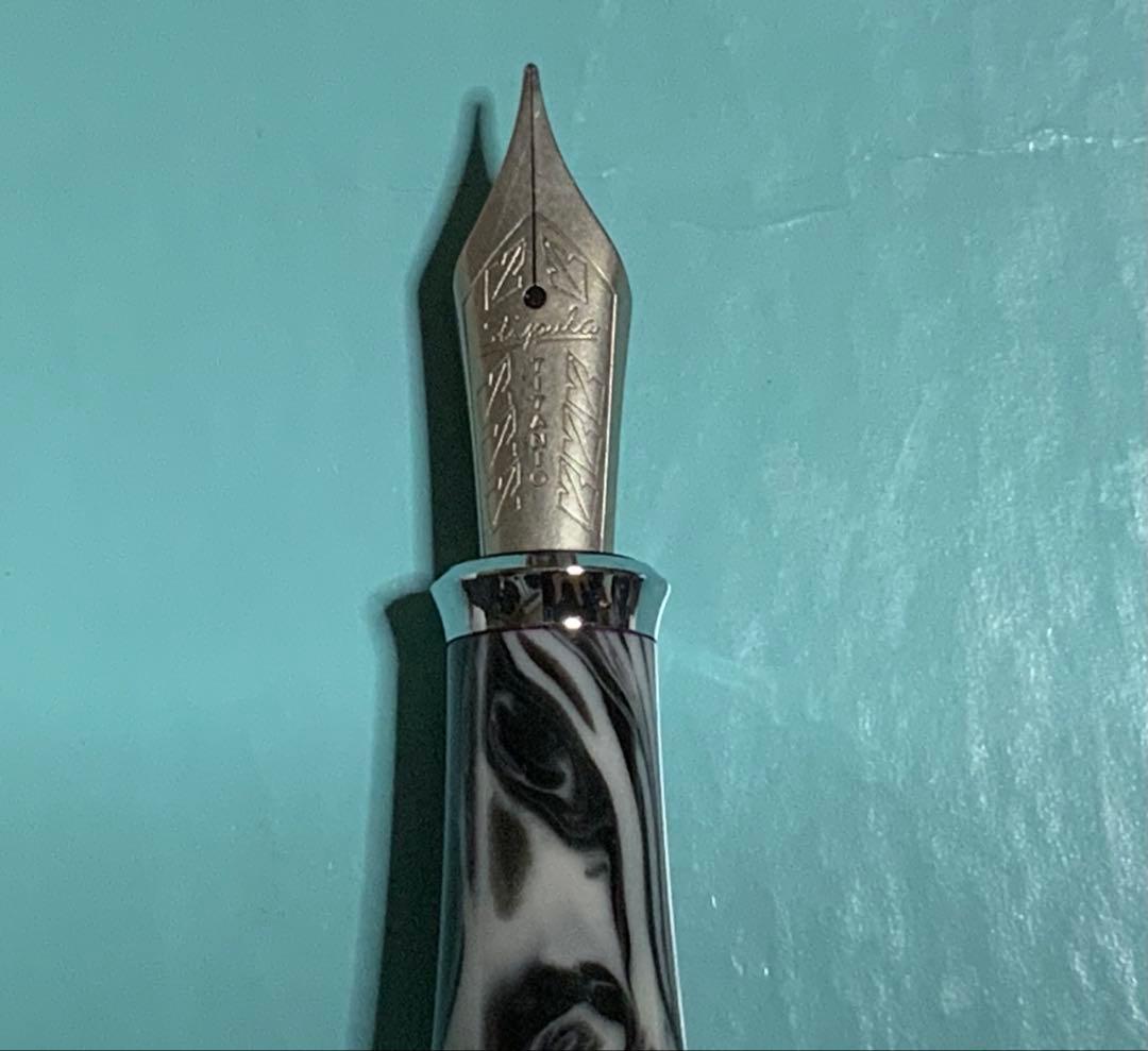 Stipula スティピュラ万年筆　Model T グラファイト　チタンニブ