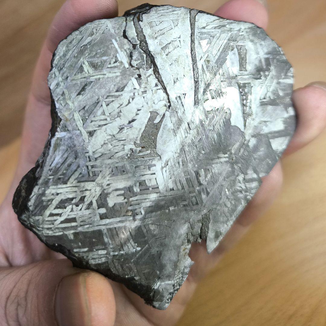 極上 アルタイ鉄隕石 350g 隕石　パワーストーン　宝石 天然石