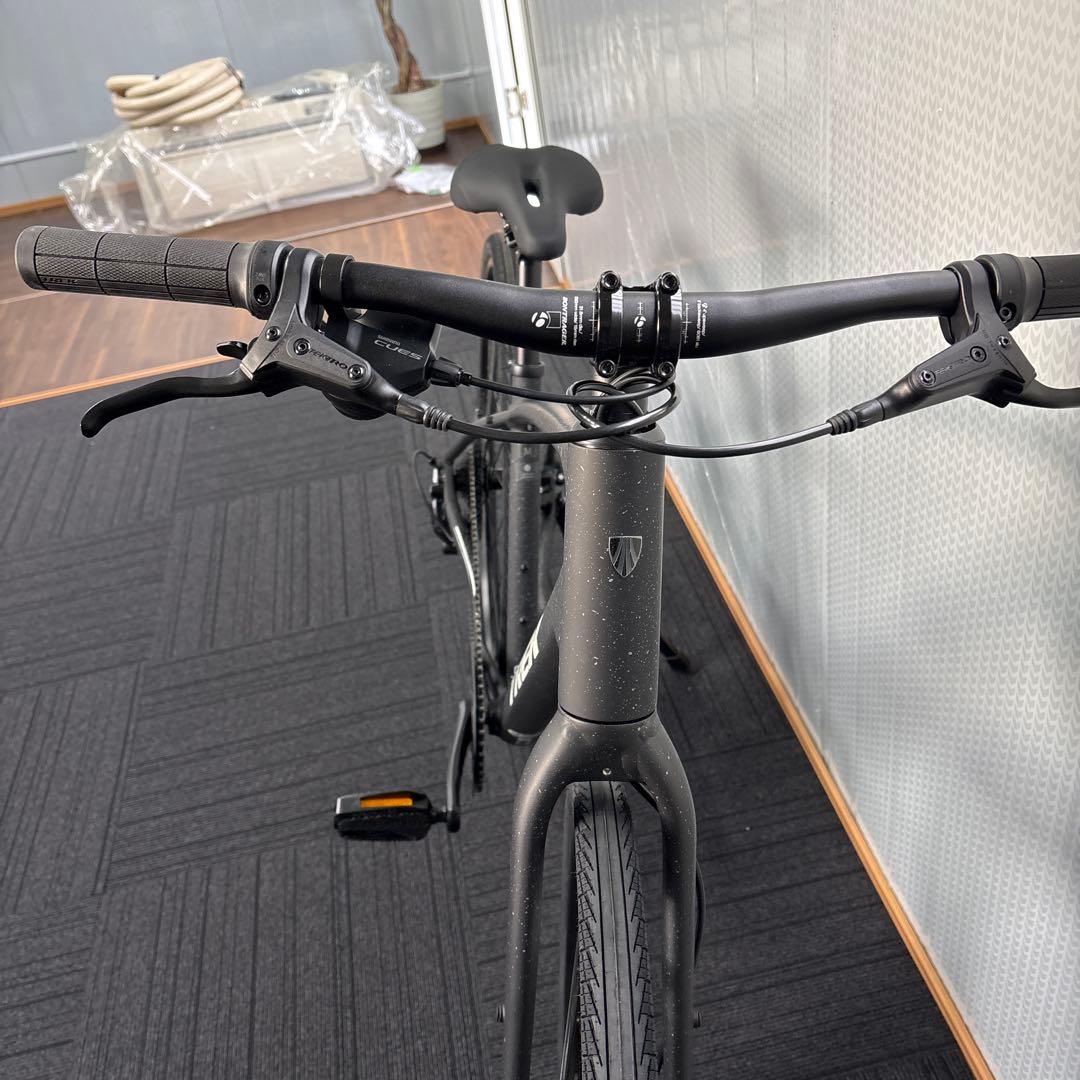 TREK クロスバイク マットブラック FX2新車。1月末迄出品！