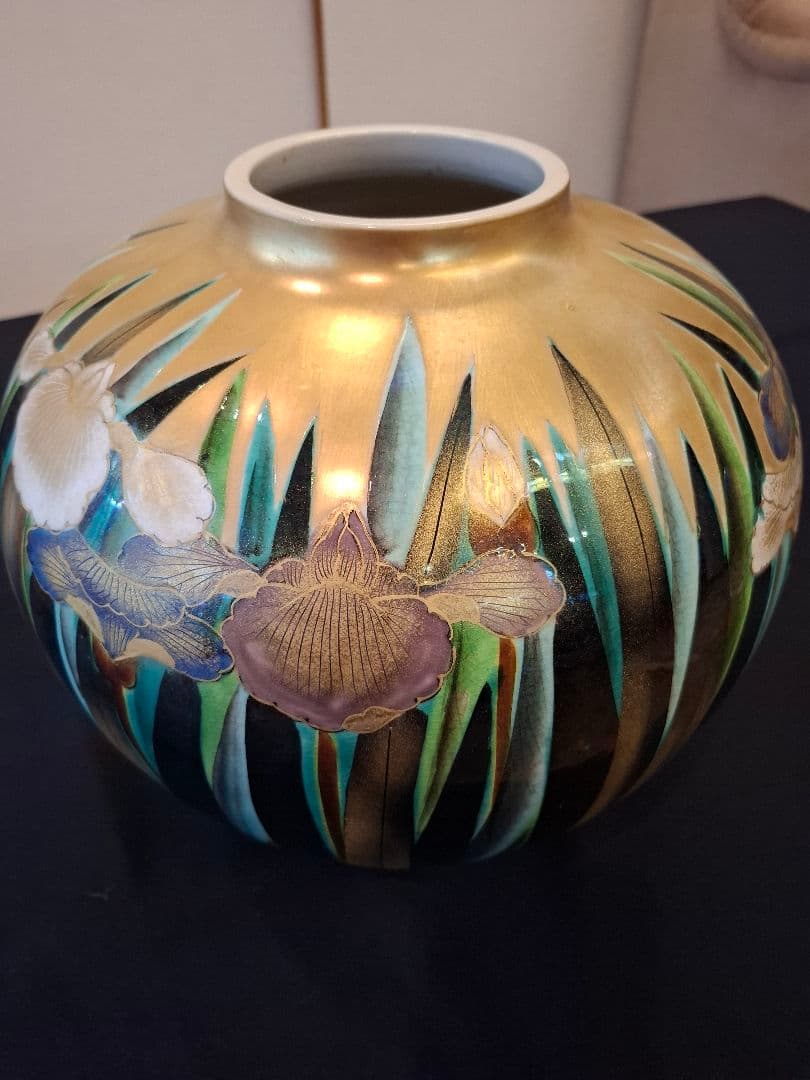 九谷焼山上陶洸大型花菖蒲金彩花瓶