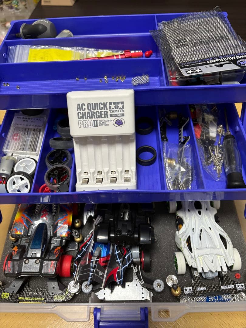 ミニ四駆 引退品 パーツ多数 充電器 タミヤドライバー