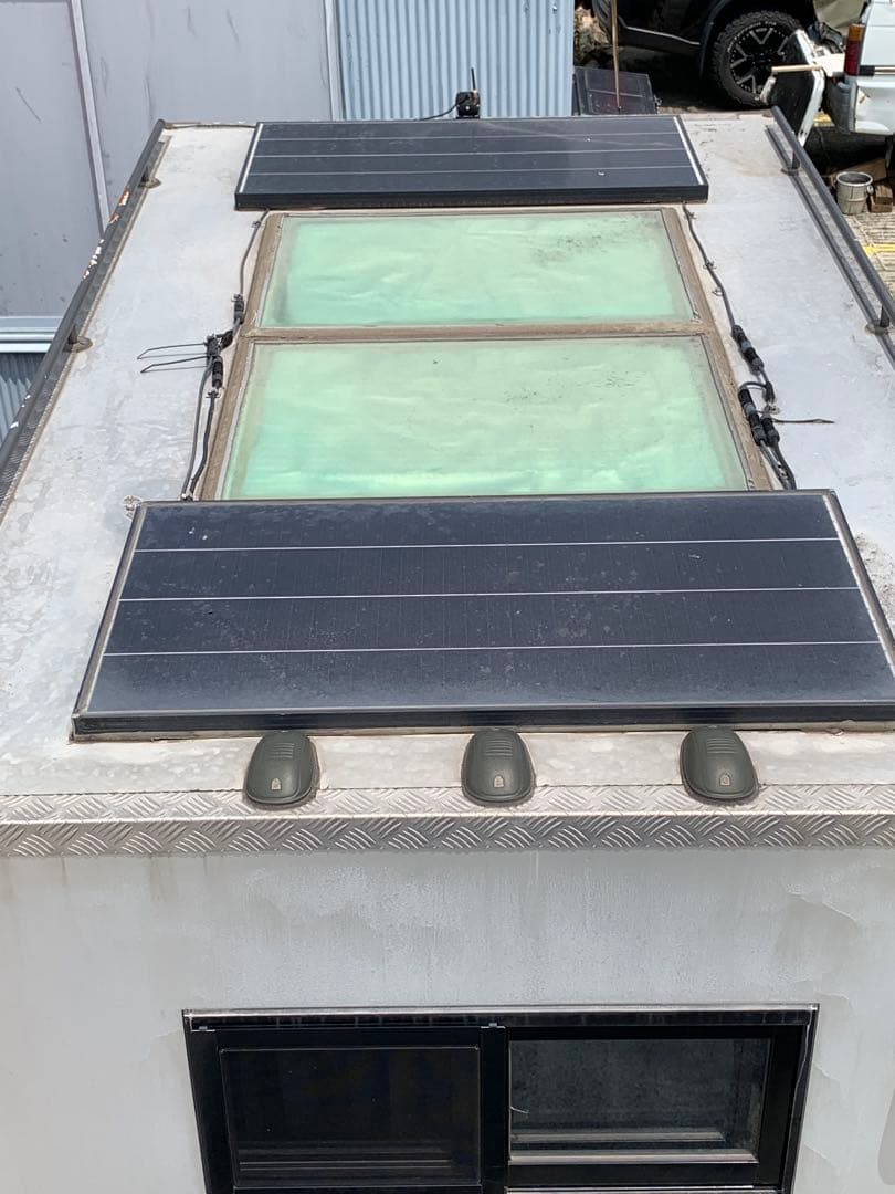 キャンピングシェル　事務所　秘密基地　子供の 勉強部屋などに