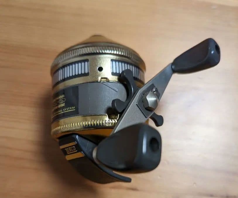 ゼブコ　クローズドフェイスリール