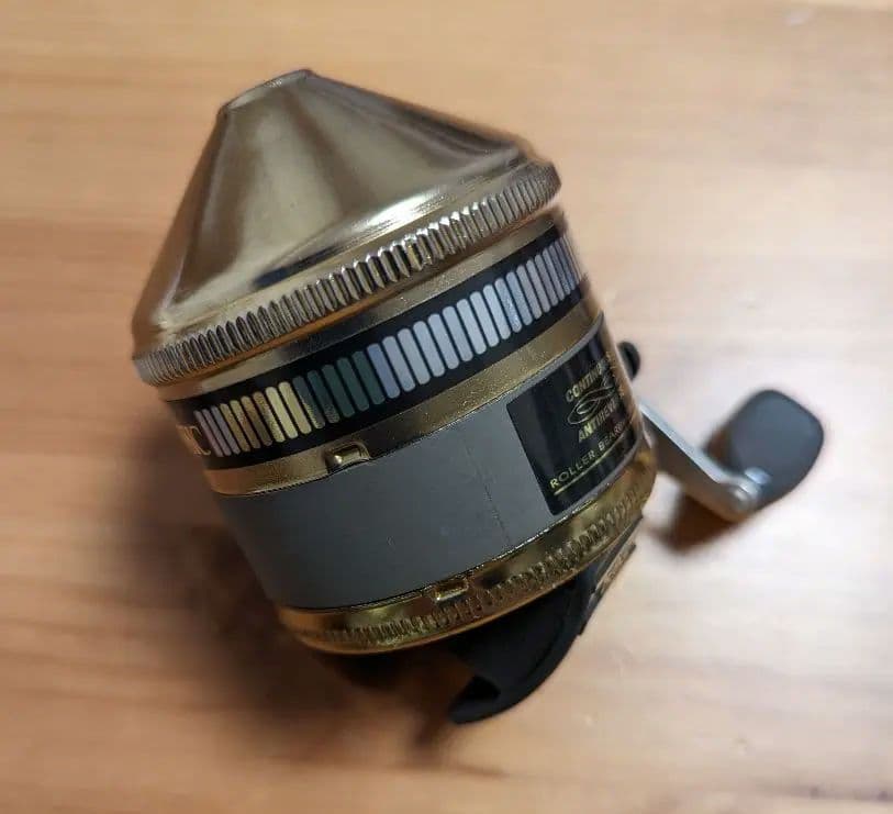 ゼブコ　クローズドフェイスリール