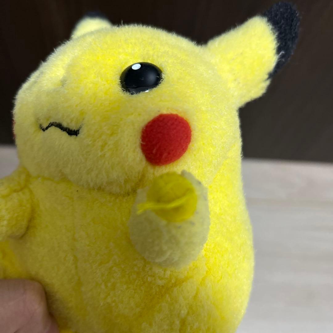 ピカチュウ ぬいぐるみ　tomy