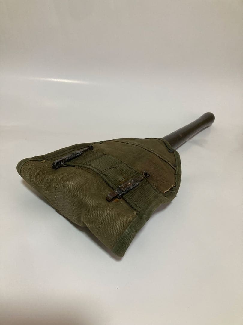 【米軍放出品】折りたたみ式シャベルと収納ケース