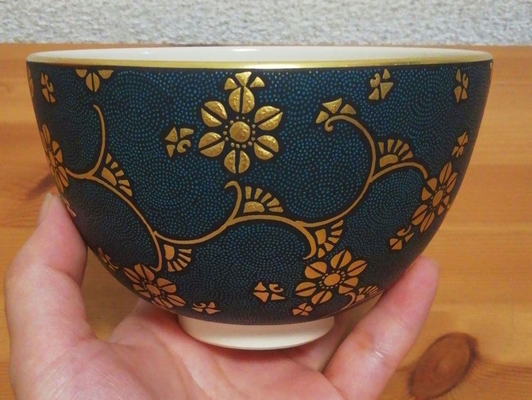 仲田錦玉作　青粒　唐草文　九谷焼　茶碗　共箱　略歴付　茶道具