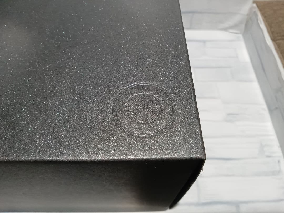 1/18  X1 ディーラー品　ミニカー　ホワイト　内装ブラウン