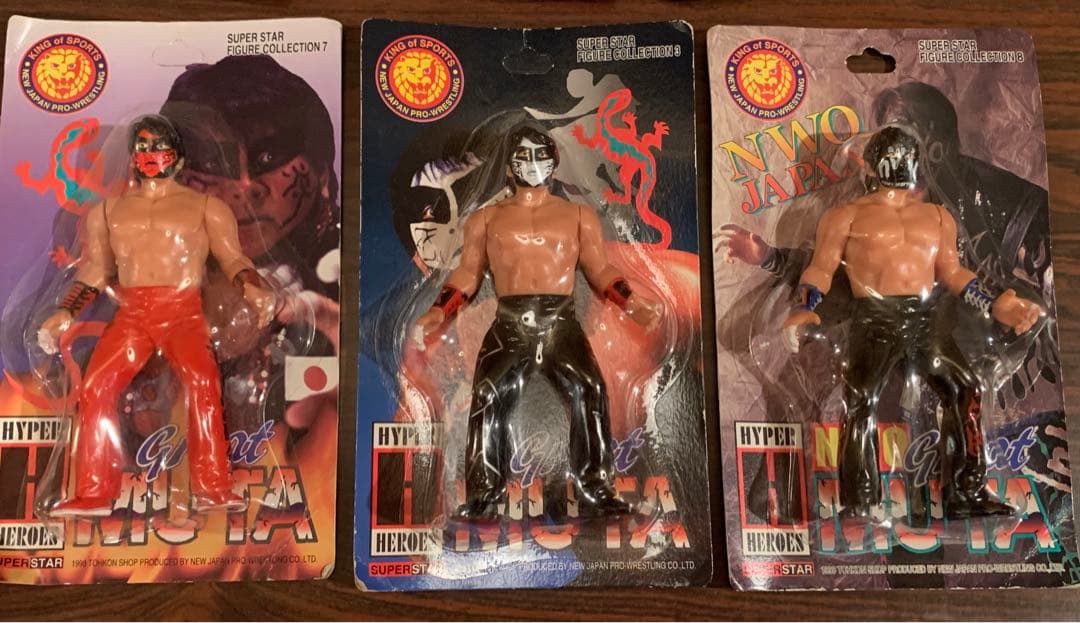 アントニオ猪木、グレートムタ3体、蝶野、佐々木、橋本、長州、天山　計9体セット