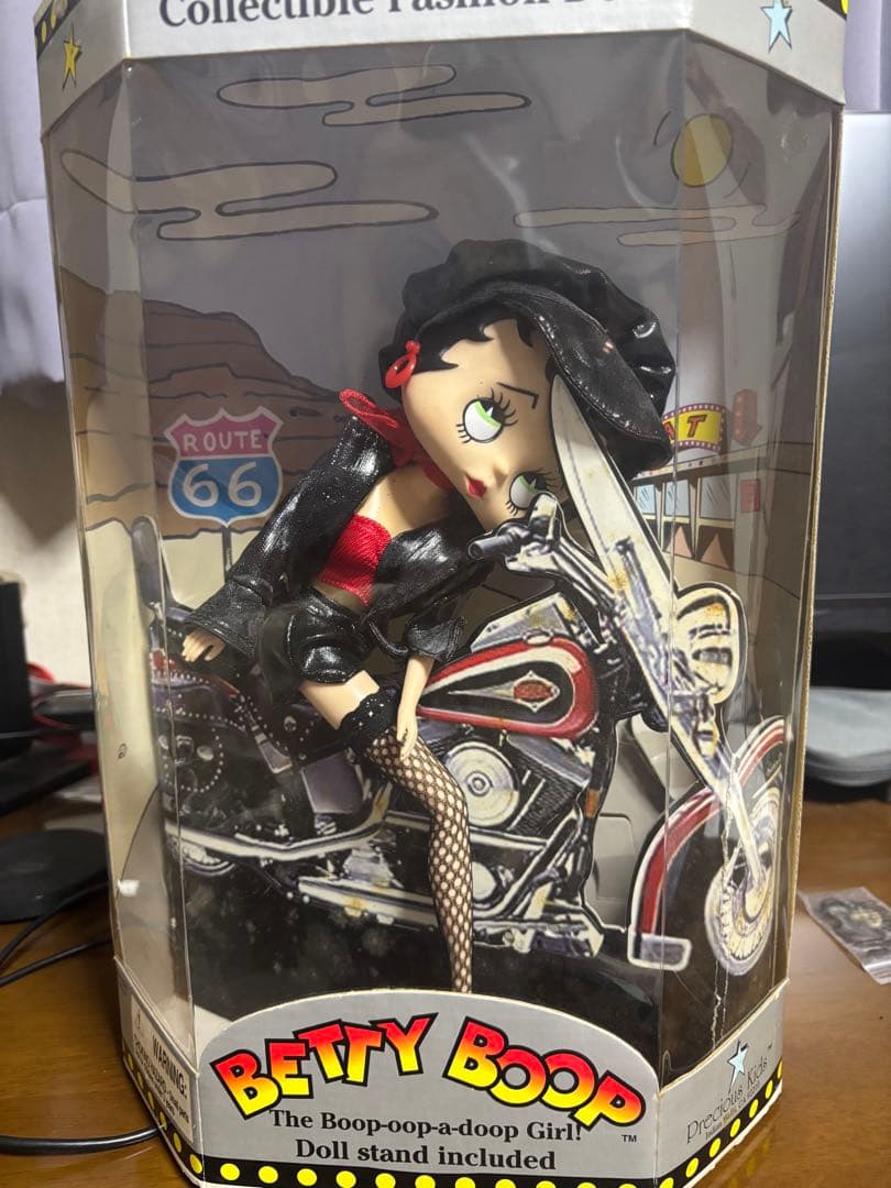 値下げ【激レア　USJ開演前招待で購入】ベティ・ブープ BETTY BOOP