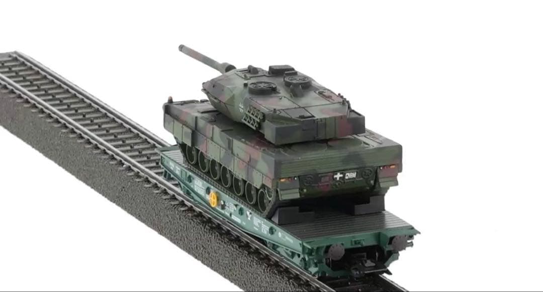 新品　メルクリン　ドイツ連邦軍　レオパルド　2A6 戦車　＆　運搬車