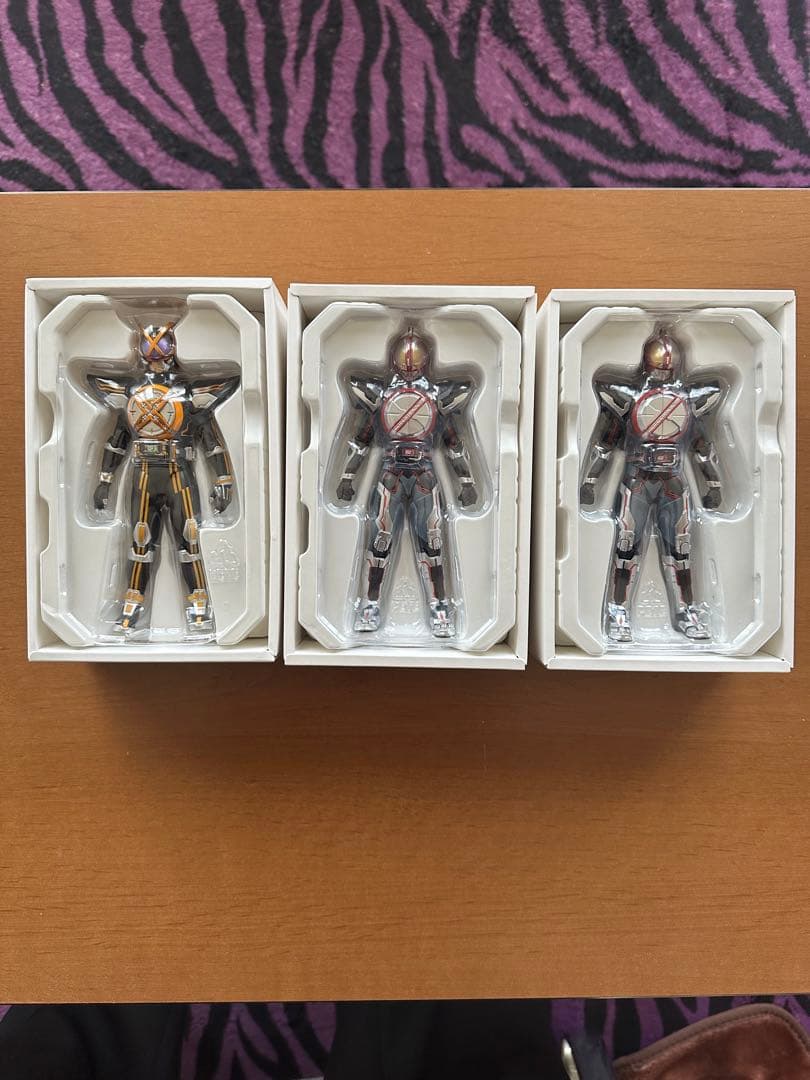 真骨彫　仮面ライダーNEXTファイズ、カイザ