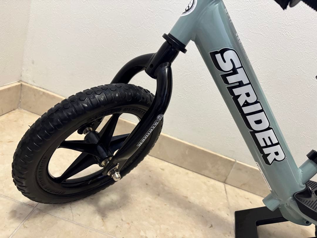 【美品】ストライダー　2023年限定　アイスブルー