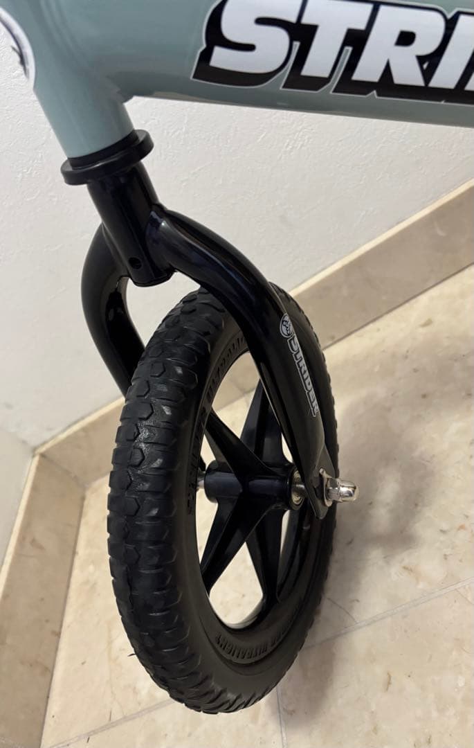 【美品】ストライダー　2023年限定　アイスブルー