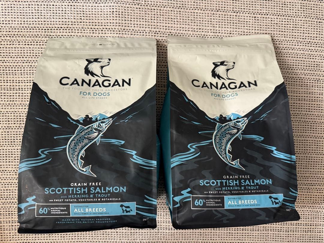 CANAGAN ドッグフードサーモン 2kg×2袋とおまけ付き